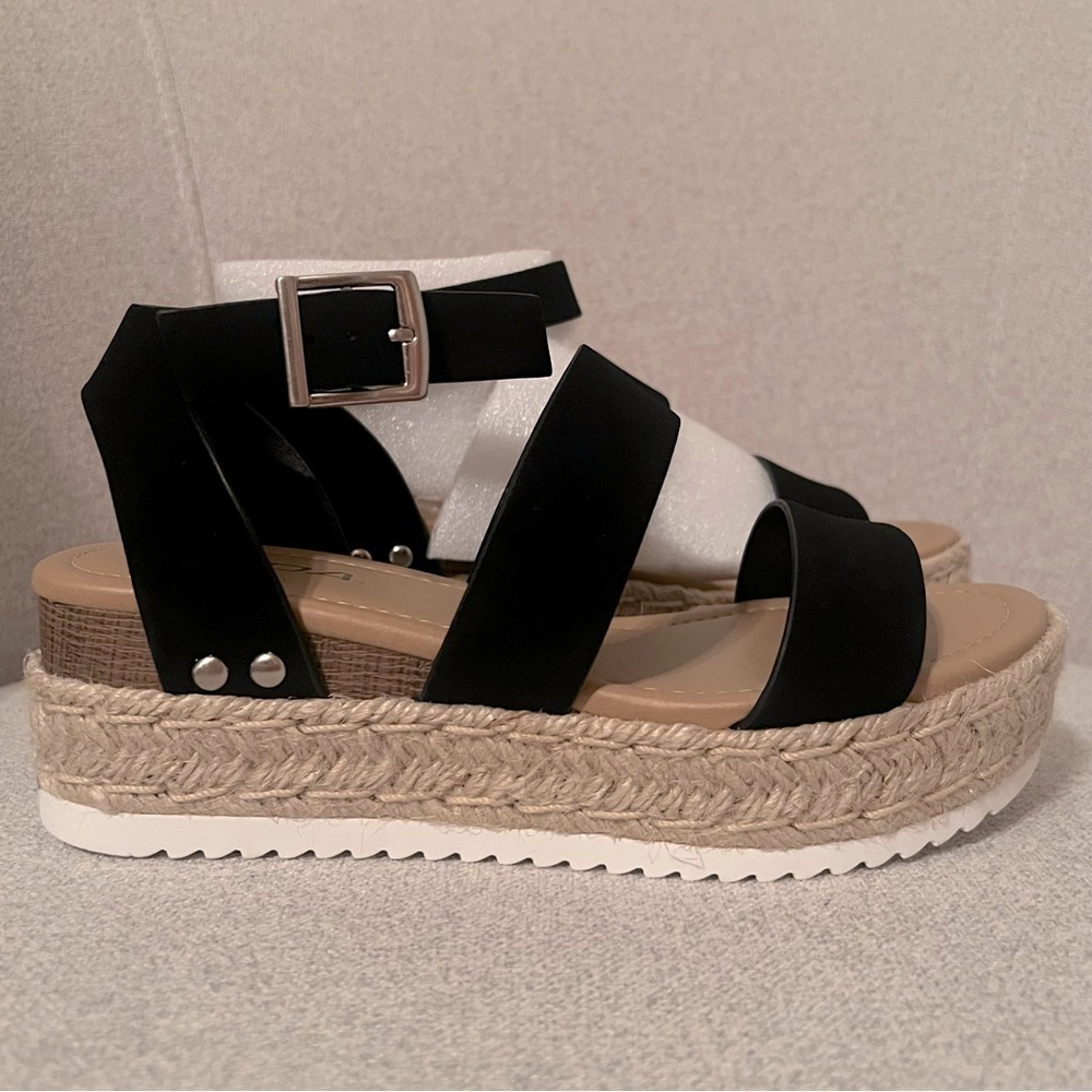Soda “Bryce” black strappy sandals size 6.5 NWOB - Picture 2 of 8